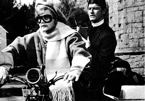 A Tribute to Roddy McDowall - Bedknobs and Broomsticks (bedknob03.jpg)