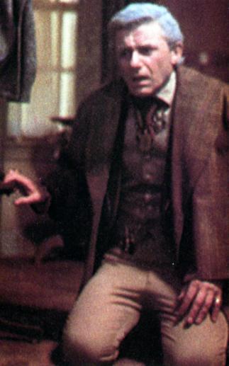 A Tribute to Roddy McDowall - Fright Night (fn107.jpg)