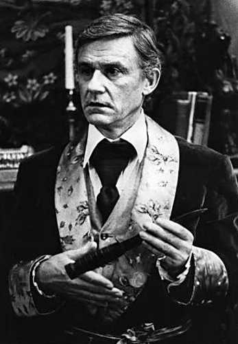 A Tribute to Roddy McDowall - Fright Night II (fn205.jpg)