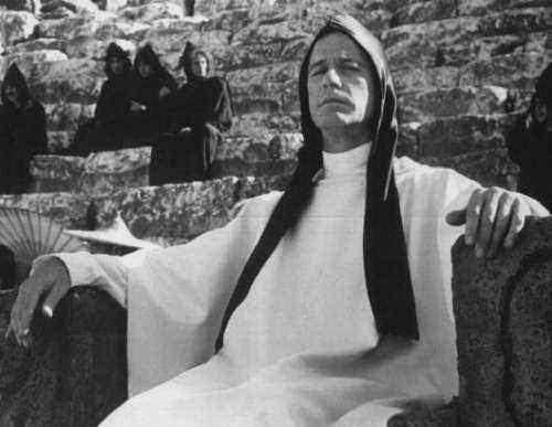 A Tribute to Roddy McDowall - Circle of Iron (circle01.jpg)