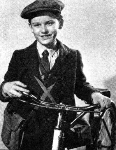 A Tribute to Roddy McDowall - Confirm or Deny (confirm03.jpg)