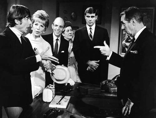 A Tribute to Roddy McDowall - Hello Down There (hello04.jpg)