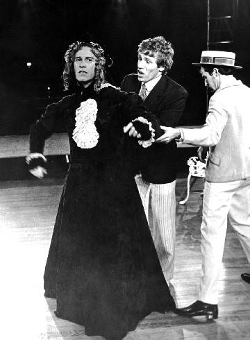 A Tribute to Roddy McDowall - Charley's Aunt (charley9.jpg)