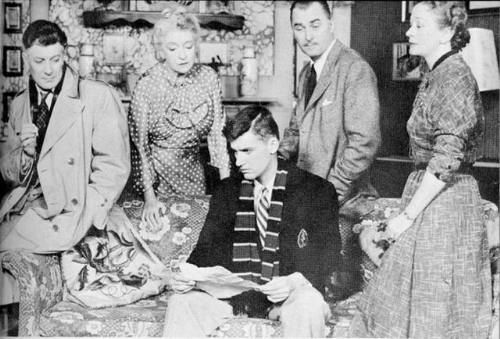 A Tribute to Roddy McDowall - Escapade (escapade02.jpg)