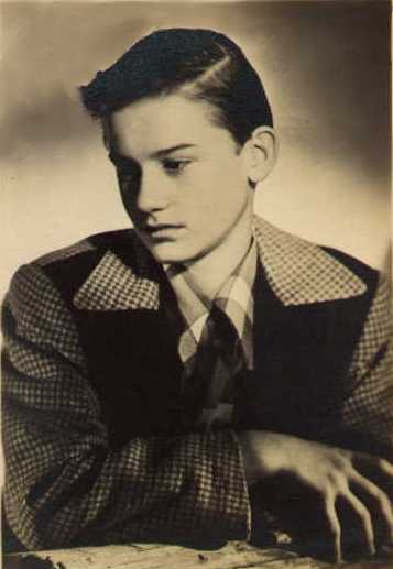 A Tribute to Roddy McDowall - rm40s30.jpg